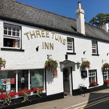 فندق تشيبستوفي  The Three Tuns المظهر الخارجي الصورة